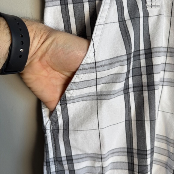 Wrangler Men's 42‎ Lightweight Plaid Cargo Walking Shorts White/Gray Outdoor - Picture 2 of 12